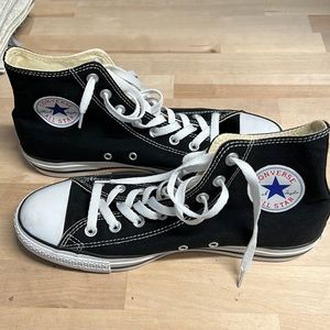 Converse Chuck Taylor. Worn less than 5 times. Mens size 9. Ladies 11
